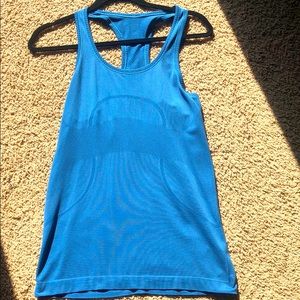 Lululemon swiftly tech racer back tank. Size 8